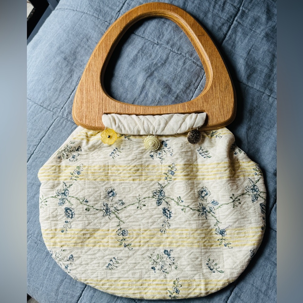 Cream and Yellow Vintage Shoulder Bag with Wooden Handle